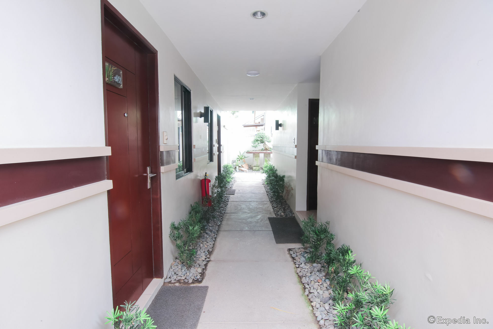 Garden View Hotel Angeles Exterior photo