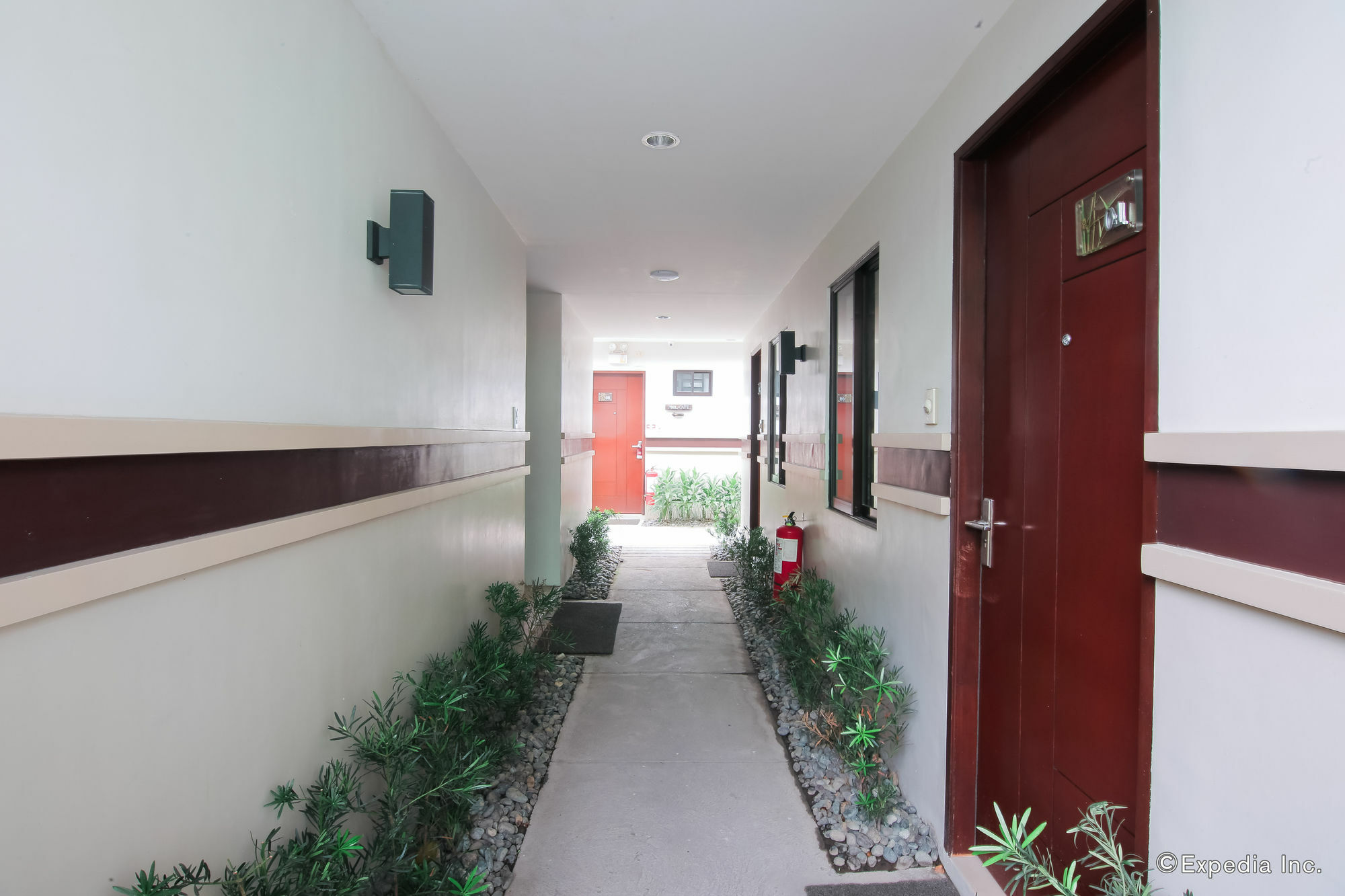 Garden View Hotel Angeles Exterior photo